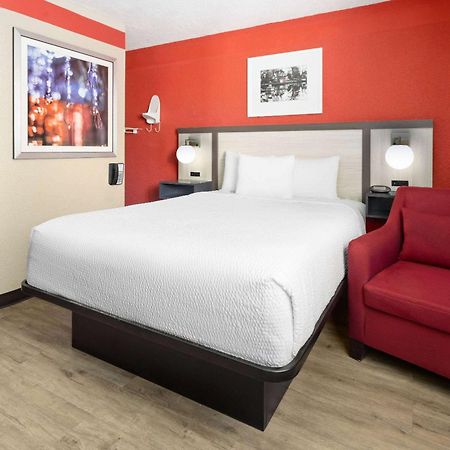 Ramada By Wyndham Parsippany Hotell Exteriör bild