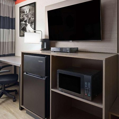 Ramada By Wyndham Parsippany Hotell Exteriör bild