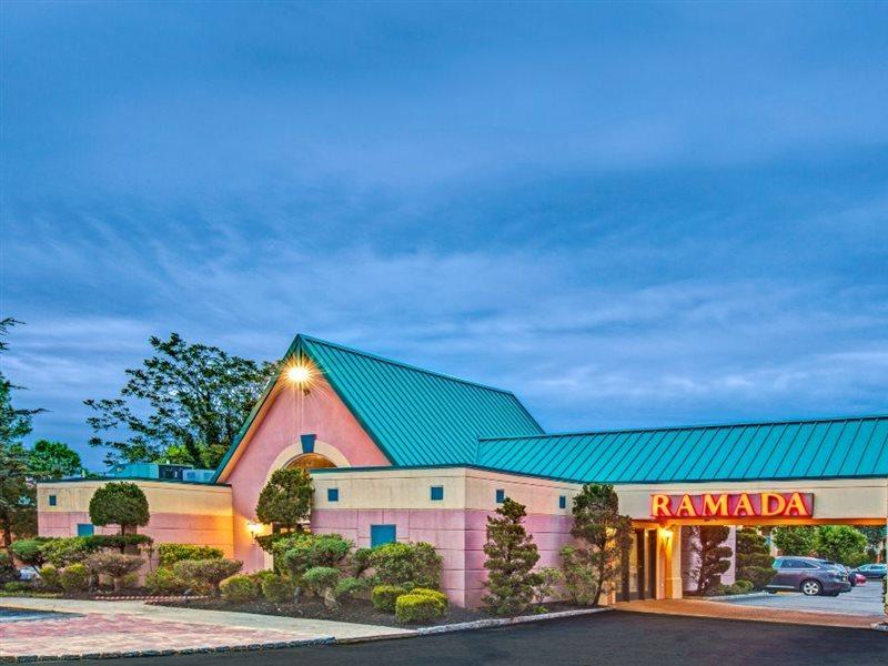 Ramada By Wyndham Parsippany Hotell Exteriör bild
