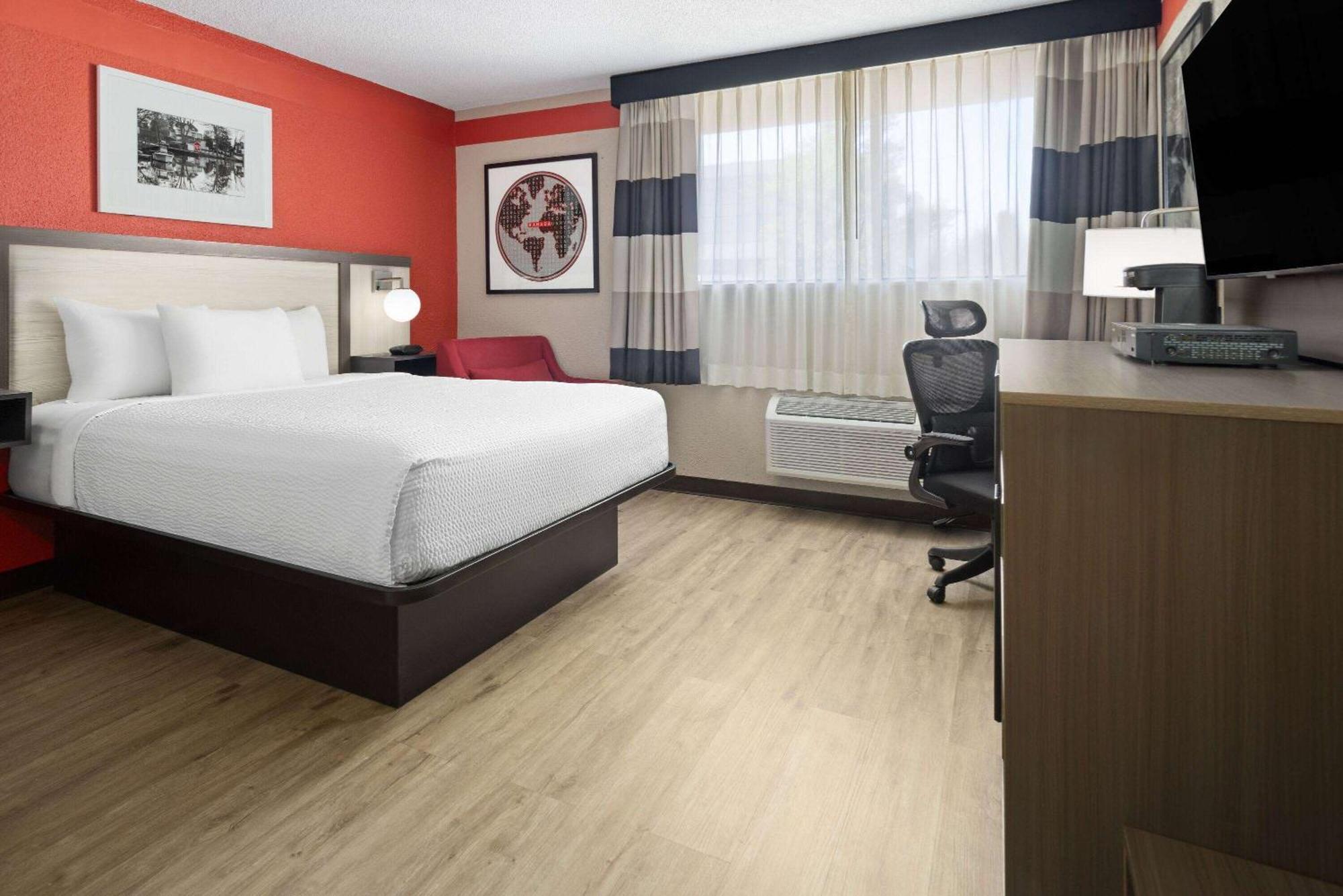 Ramada By Wyndham Parsippany Hotell Exteriör bild