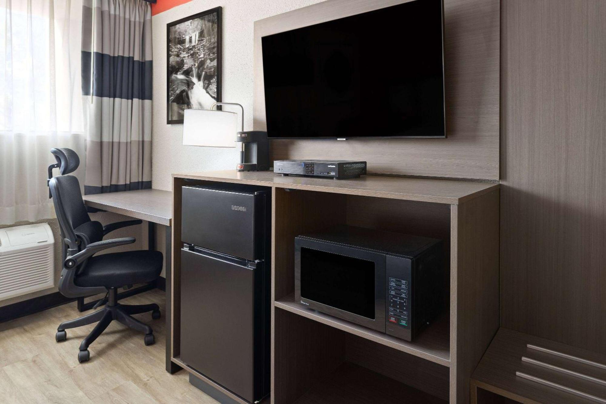 Ramada By Wyndham Parsippany Hotell Exteriör bild