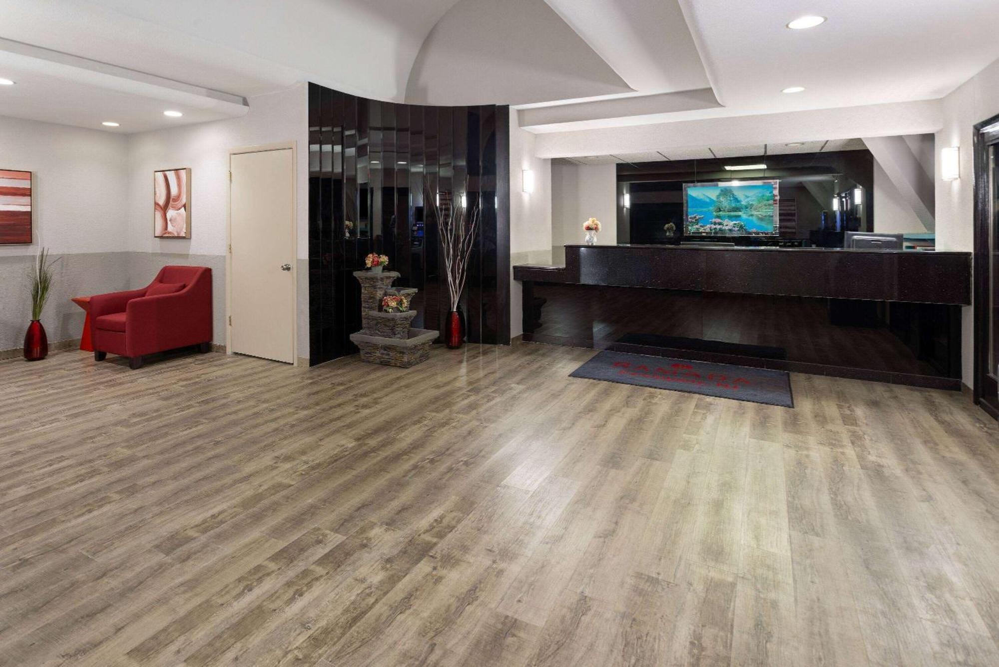 Ramada By Wyndham Parsippany Hotell Exteriör bild