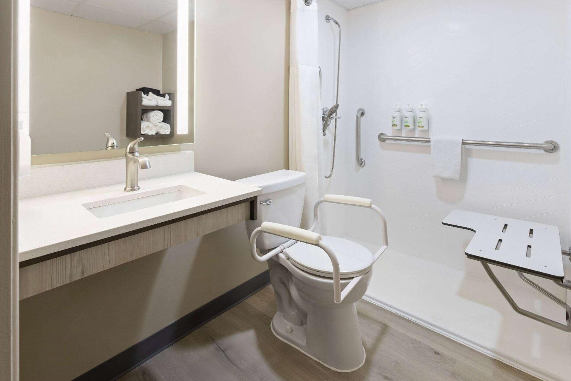 Ramada By Wyndham Parsippany Hotell Exteriör bild