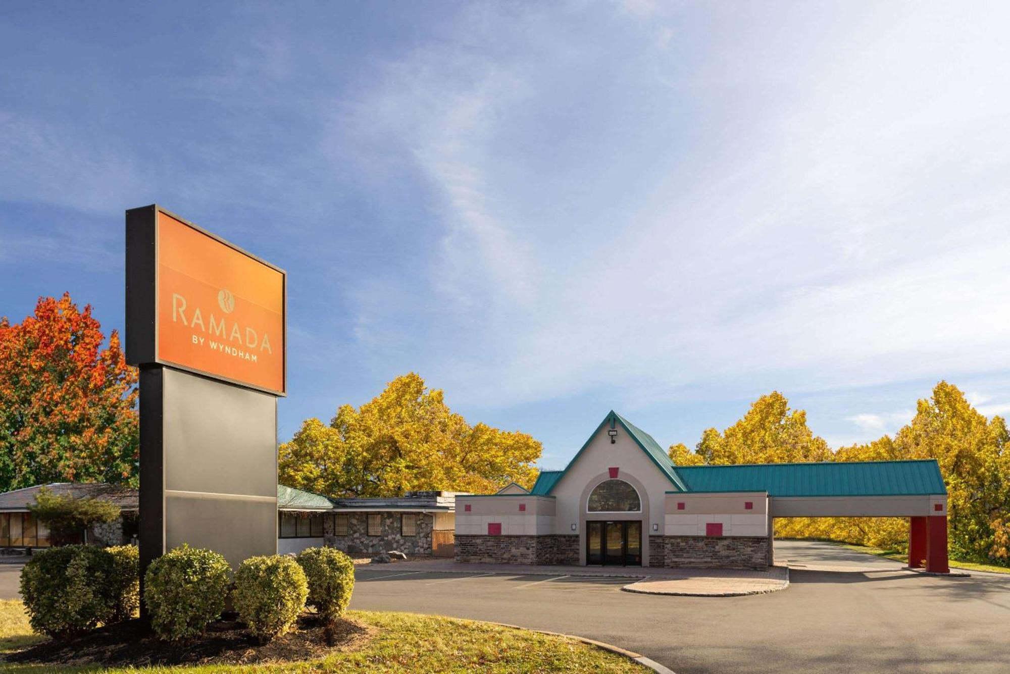 Ramada By Wyndham Parsippany Hotell Exteriör bild