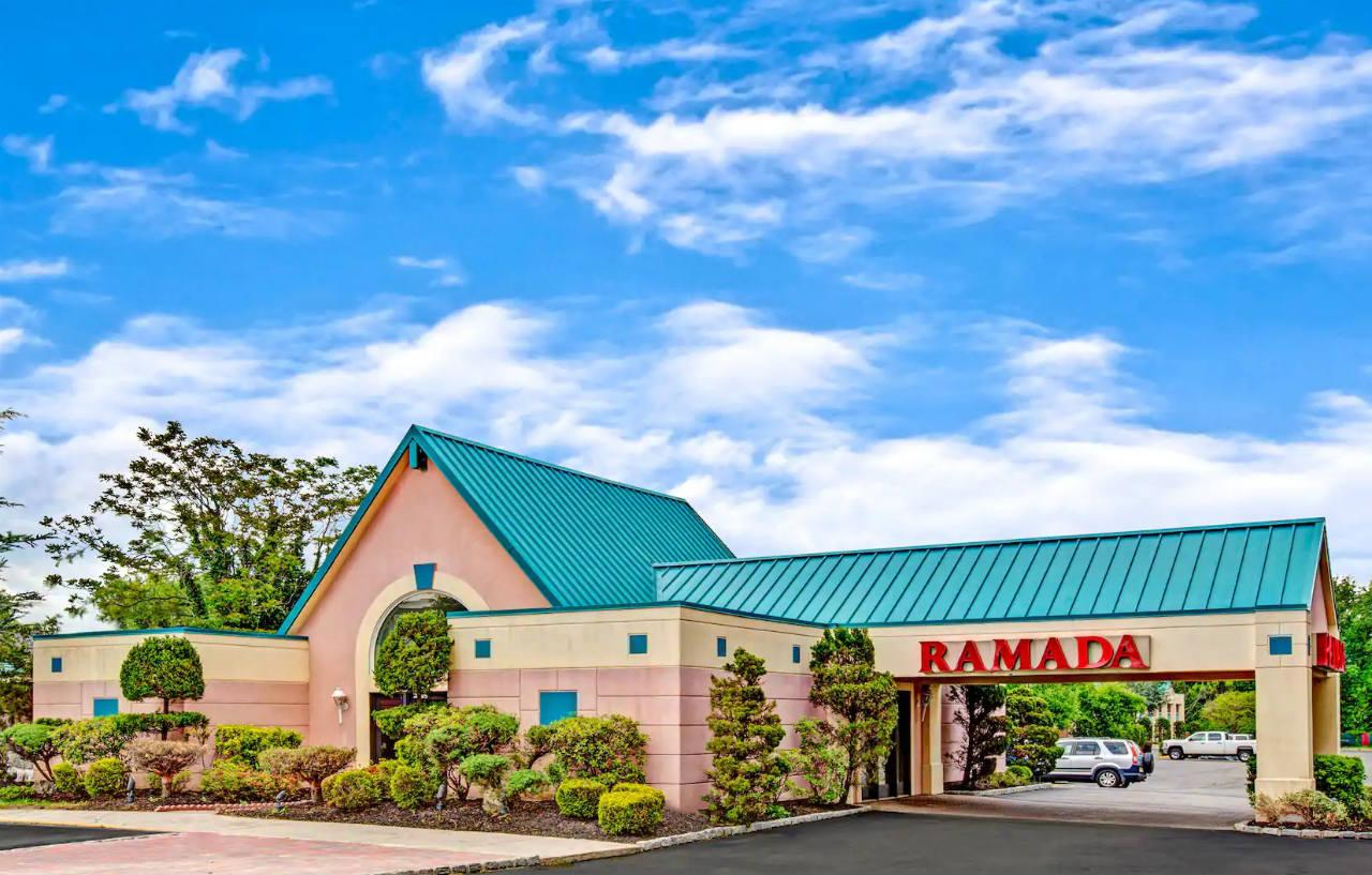 Ramada By Wyndham Parsippany Hotell Exteriör bild